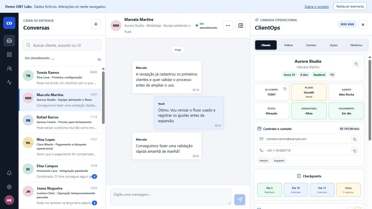 Interface demonstrativa de ClientOps Sidebar, com dados fictícios